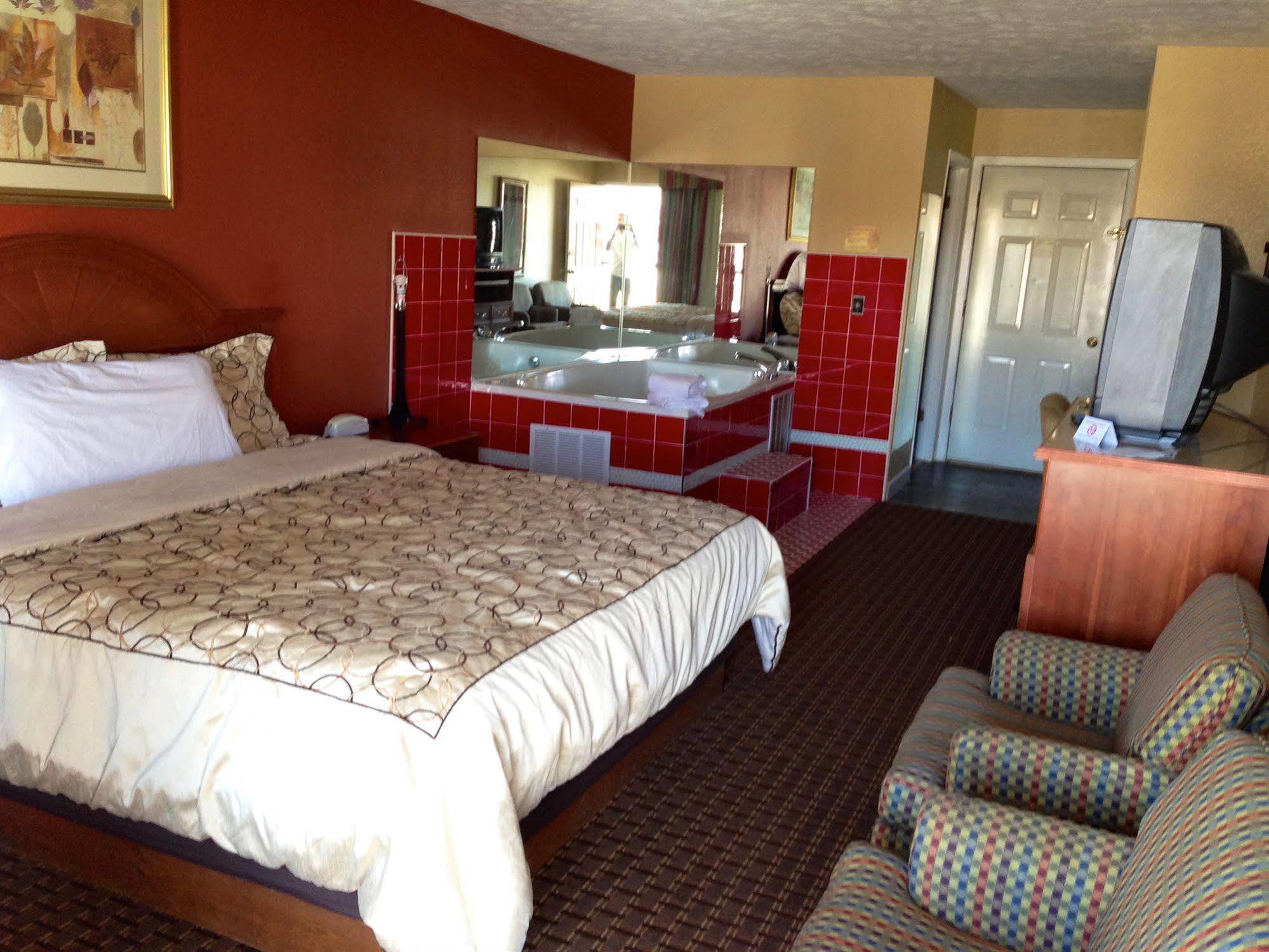 Econo Sevierville-pigeon Forge On The River Lodge