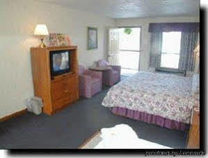 Econo Sevierville-pigeon Forge On The River Lodge *